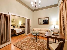 Downtown Decatur Retreat Near Shopping and Dining!，位于迪凯特的公寓