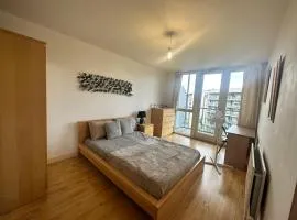 Ensuite Double Bedroom In Shared Apartment