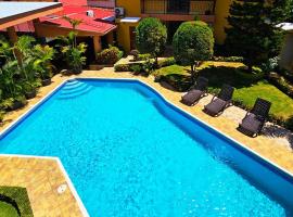 Hotel Los Pinos，位于马那瓜的酒店