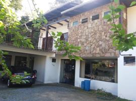 CASA ACONCHEGANTE PROXIMO VILA GERMÂNICA，位于布卢梅瑙的酒店