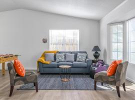 3BR Cozy Home~ Stylish & New ~ UC Merced ~ en route Yosemite!，位于默塞德的酒店