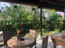 A Lush Tropical Villa in Ubud Rice Fields