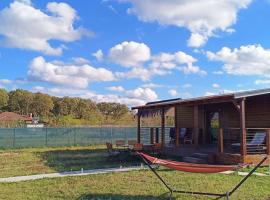 Pet Friendly wooden house near Forest，位于Leş的度假屋