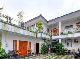Nexdeco House Homestay Syariah Solo，位于梭罗的酒店