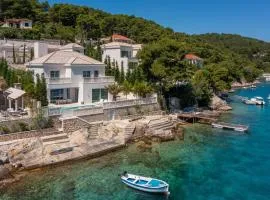 Seafront Selca Villa 4 Bedrooms Villa Brac Pristine Private Infinity Pool and Stunning Sea Views Brac