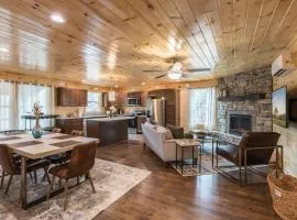 Brand New Luxury Cabin-Private Appalachian Retreat