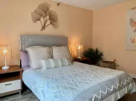 Central Downtown Location-Modern 2BR Condo