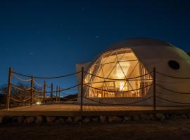 Pura Eco Retreat, Jebel Hafit Desert Park，位于艾恩的酒店