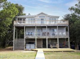 Soundfront, Priv Dock, Sound Views, Sun Deck, SA425, Sound Mind，位于Sanderling的酒店