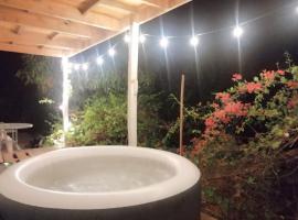 Cabaña en Pica con Jacuzzi privado，位于皮卡的酒店