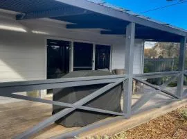 Just For 2 - A Fantastic Apartment - Perfect Coffin Bay Base For One or Two Guests
