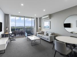 滑铁卢美利通公寓式酒店，位于悉尼Moore Park Golf Course附近的酒店