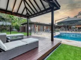 The Last Resort: A Two Pool Luxury Villa