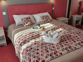 Blue Lagoon Chambres & Suites Lavaur，位于Ambres的酒店