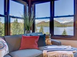 Lake Resort Suite: Views & Amenities