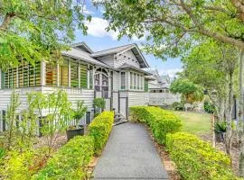 Historic Character-filled Jade Cottage
