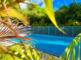 Magnifique Appartement Fleurs Caraïbes - 6 personnes en résidence avec piscine privée - Sainte Anne，位于圣安尼的酒店