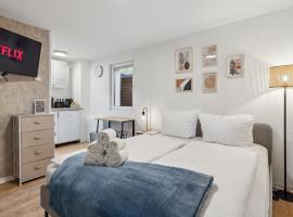 Vorstadtoase - Apartment für 2 Personen mit Smart TV, Parken, eigenen Bad, Netflix - Nähe BER，位于Eichwalde的酒店
