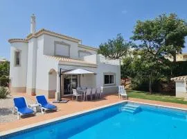 Four Bedroom Villa with private pool Oasis Parque AT09