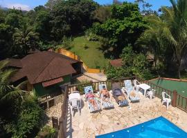 Diver Village Ilhabela，位于伊利亚贝拉的带泳池的酒店