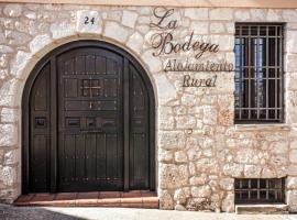 Casa Rural LA BODEGA, ofrece cata de vino gratis，位于Horche的乡间豪华旅馆