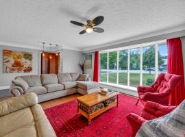 Park Bungalow #4 - Seacliff Beach Suites