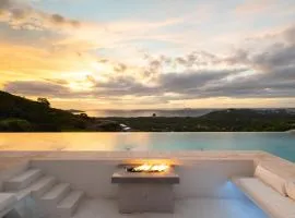 CASA AYLA A - stunning 5BR Ocean view house & infinity pool in Flamingo