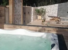 Chacara com piscina e jacuzzi