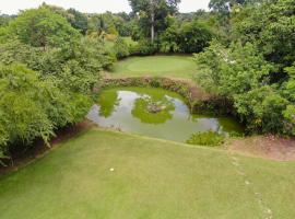 Roaring River Golf & Accommodations，位于贝尔莫潘的酒店