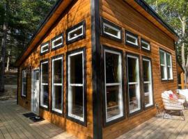 Brand New Luxury Cabin in Red River Gorge!，位于Campton的乡村别墅