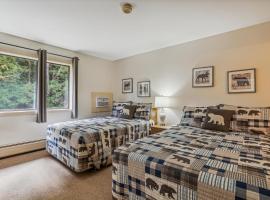 Cedarbrook Two Double bed Standard Hotel room 217，位于基灵顿的酒店