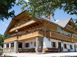 Landhotel - Apartments Bauer，位于Hintergöriach的酒店