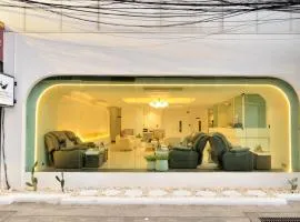 Tori crown hotel