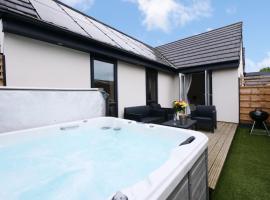 Hoxne Cottages - Sunflower Cottage with private hot tub，位于约克的酒店