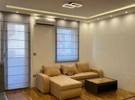 Lux Apartman Inđija，位于Inđija的酒店