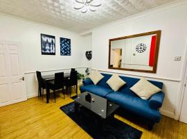 Cosy 3 Bed House - Reading Cent. Free Parking，位于雷丁的度假屋