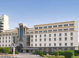 Mövenpick Hotel & Apartments Bur Dubai，位于迪拜乌德梅塔的酒店