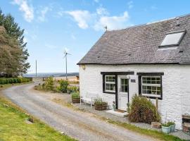 Blackside Cottage in stunning Ayrshire countryside，位于Mauchline的酒店