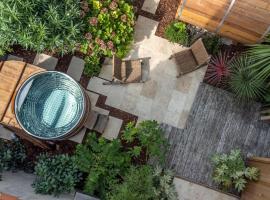 Escale Rochelaise, chambre avec access spa et sauna，位于拉罗谢尔的酒店