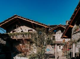 Au coeur du village Chambres d'hôtes & SPA，位于阿纳德的带按摩浴缸的酒店