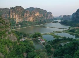 Trang An Pristine View homestay，位于宁平的酒店