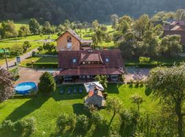 Family friendly house with a swimming pool Blazevci, Gorski kotar - 21038，位于弗尔博夫斯科的度假屋