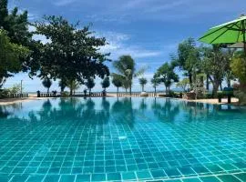 Ban Laem Set - Beachfront Private Luxury Villa