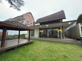 Five Leo’s villa