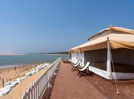 White Sands Bay Mandvi，位于曼德维的酒店