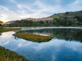 Hilton Vacation Club San Luis Bay Avila Beach，位于阿维拉海滩的酒店