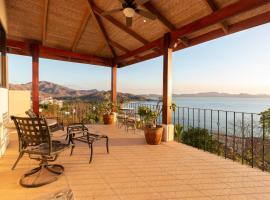 Luxury Flamingo villa with outdoor bar - pool and magnificent views，位于普拉亚弗拉明戈的酒店