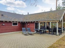 Nice Home In Kpingsvik With Sauna，位于Grönskog的豪华酒店