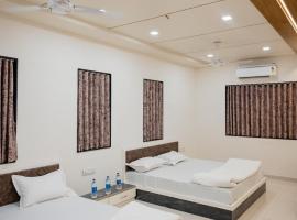 HOTEL AYODHYA，位于Virpur的酒店