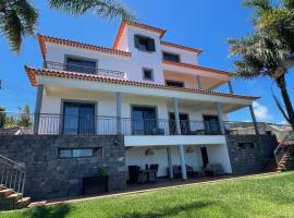 Casa do Mundo Madeira，位于加乌拉的住宿加早餐旅馆